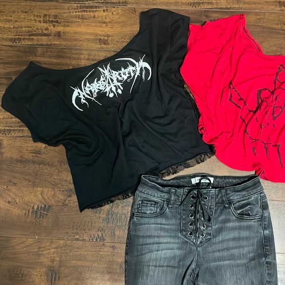 One Slouch Top & One Black Stretch Jeans - Picture 2 of 9